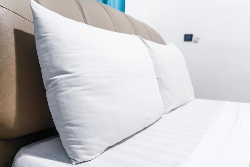 Hill View Hotel West Airport Άκρα Εξωτερικό φωτογραφία