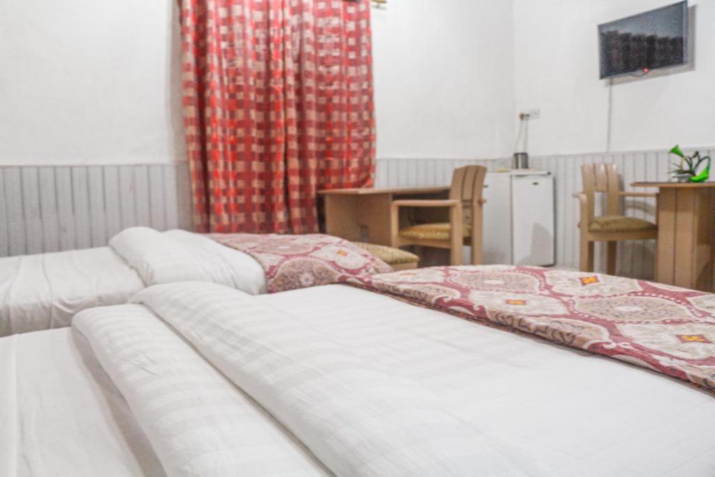 Hill View Hotel West Airport Άκρα Εξωτερικό φωτογραφία