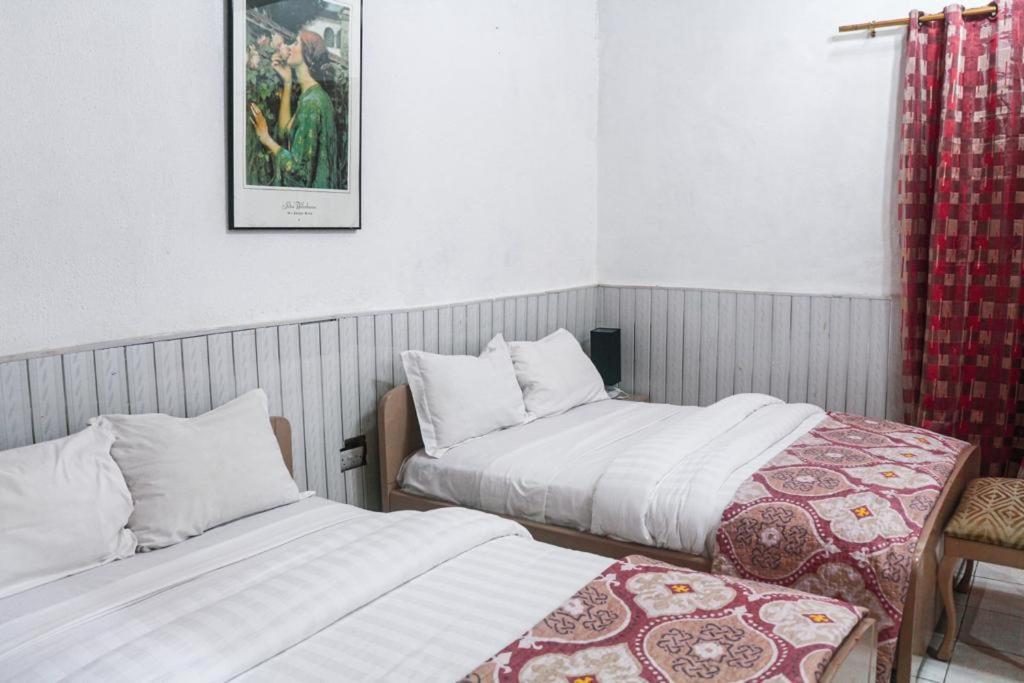 Hill View Hotel West Airport Άκρα Εξωτερικό φωτογραφία