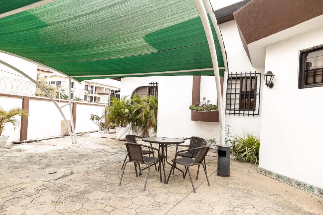 Hill View Hotel West Airport Άκρα Εξωτερικό φωτογραφία