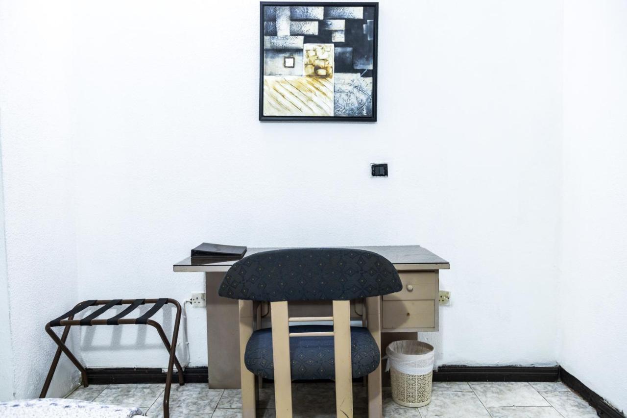 Hill View Hotel West Airport Άκρα Εξωτερικό φωτογραφία