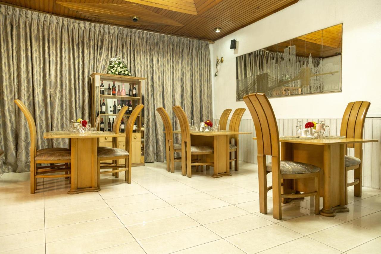 Hill View Hotel West Airport Άκρα Εξωτερικό φωτογραφία