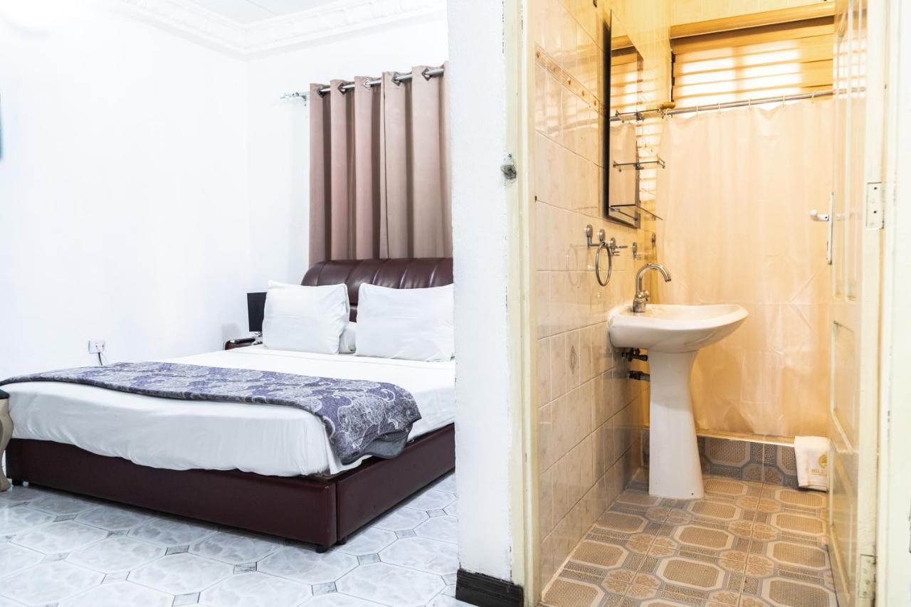 Hill View Hotel West Airport Άκρα Εξωτερικό φωτογραφία
